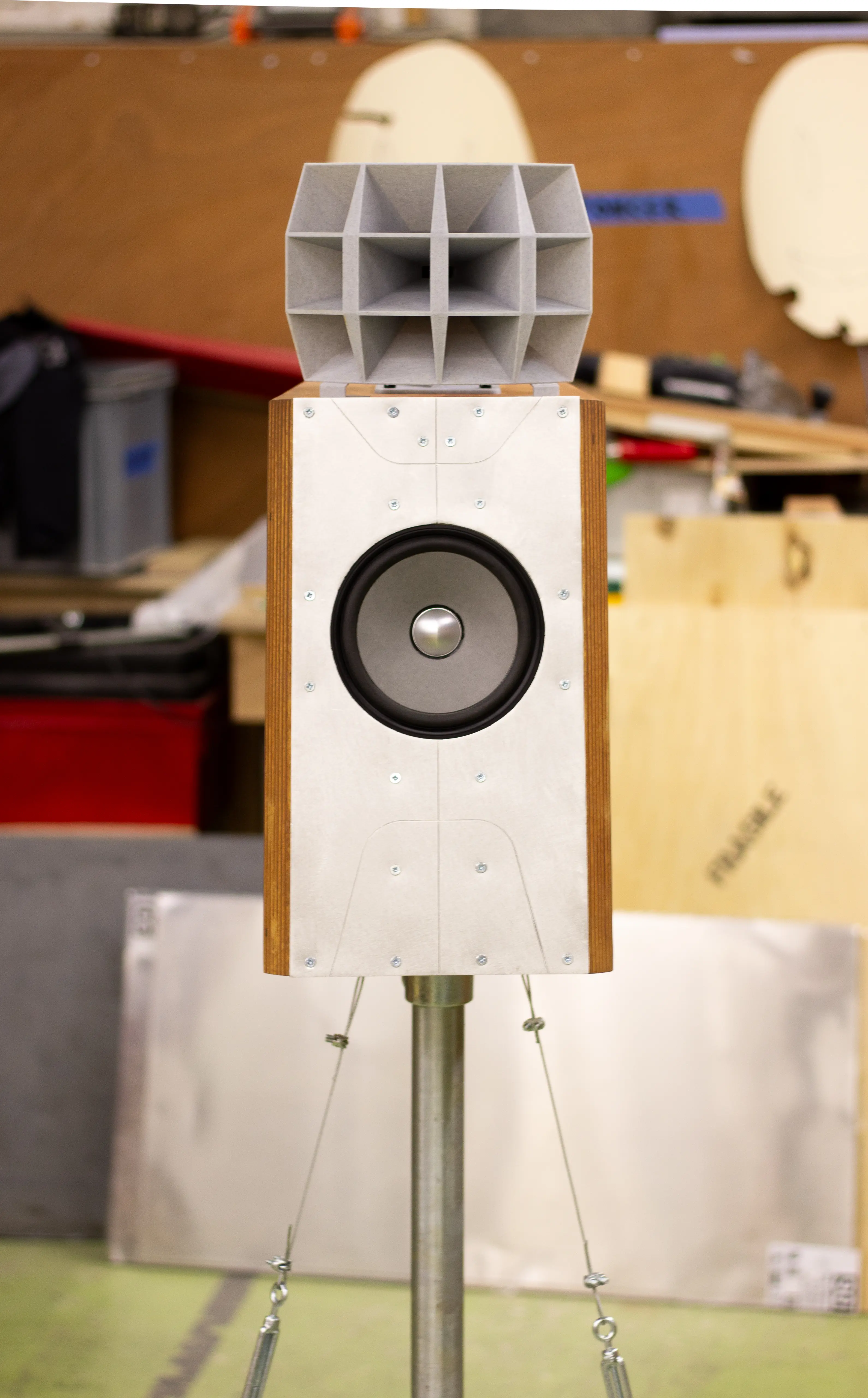 Soundsystem Alabébétoum – caisson de basses et enceintes à pavillon multicellulaire